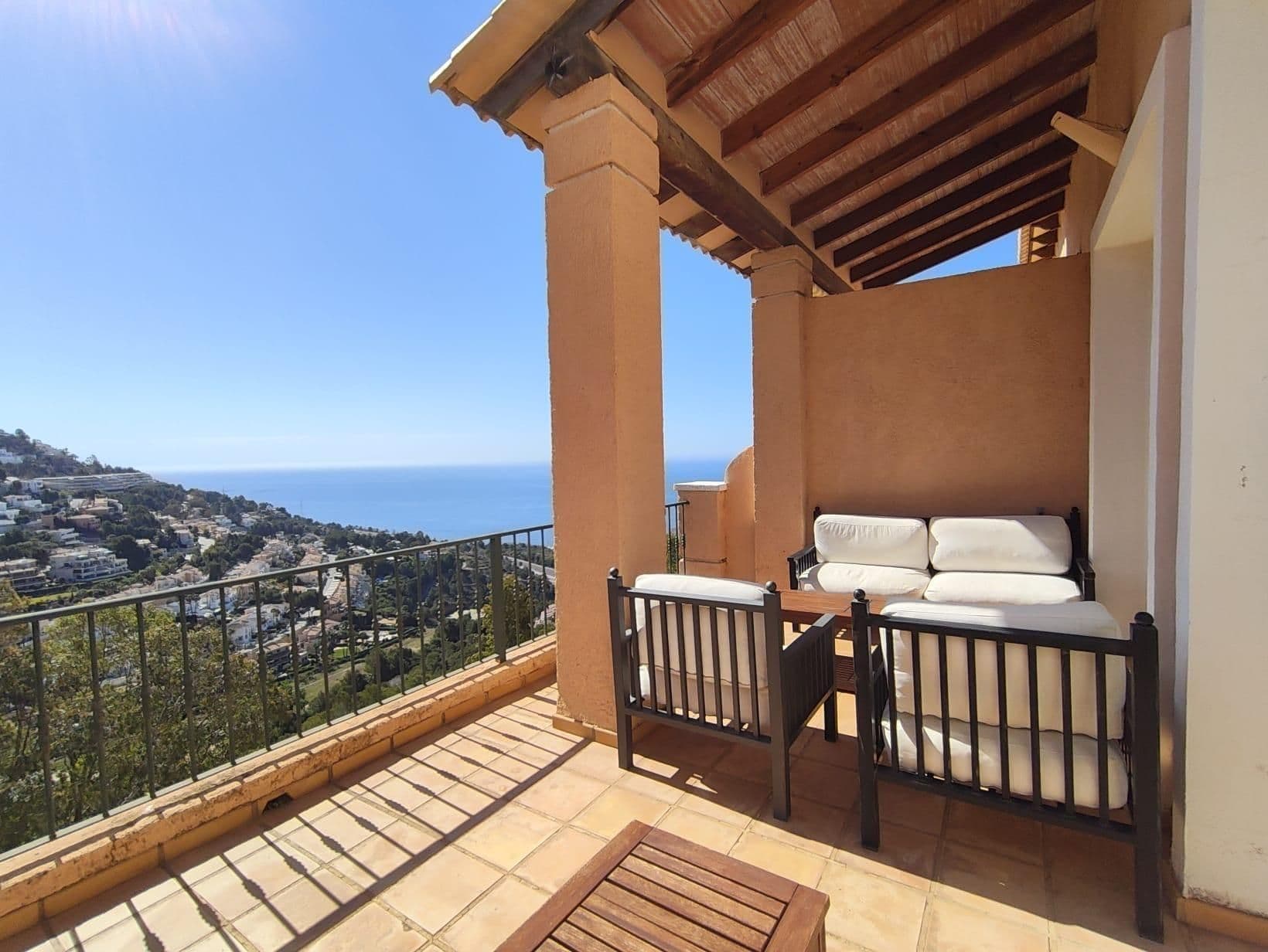 Beautiful semi-detached villa with panoramic sea and mountain views in the Altea Hills area.